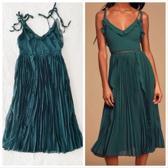 NWOT Lulus Never a Dull Moment Emerald Green Tie-Strap Pleated Midi Dress  Small